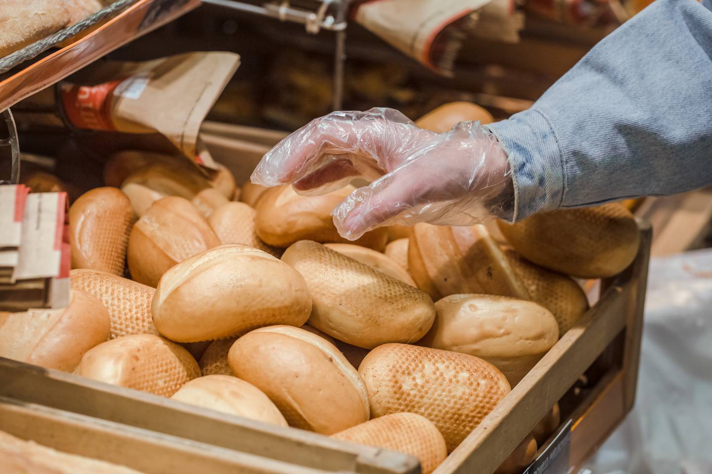 En la categoría de alimentos, el ecuatoriano destina más presupuesto al pan.dfd