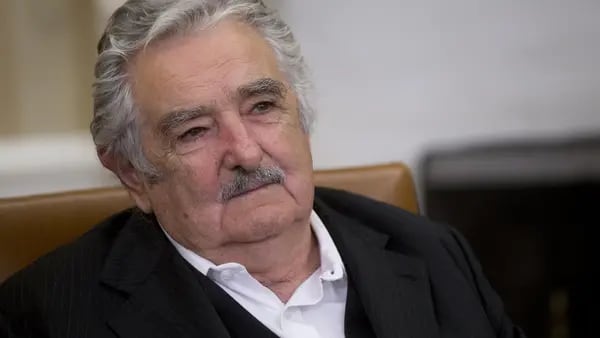 Mujica: “La política no está a la altura de lo que está solicitando la gente”dfd