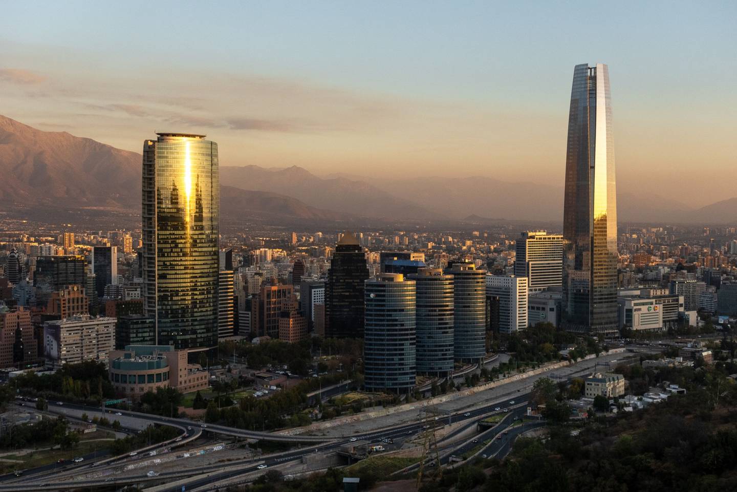Edificios en Santiago de Chile. Fotógrafo: Cristóbal Olivares/Bloomberg