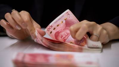 Rublo se tambalea mientras el volumen de operaciones del yuan alcanza un récorddfd