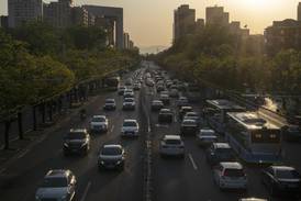 China no está dejando los automóviles contaminantes lo suficientemente rápido