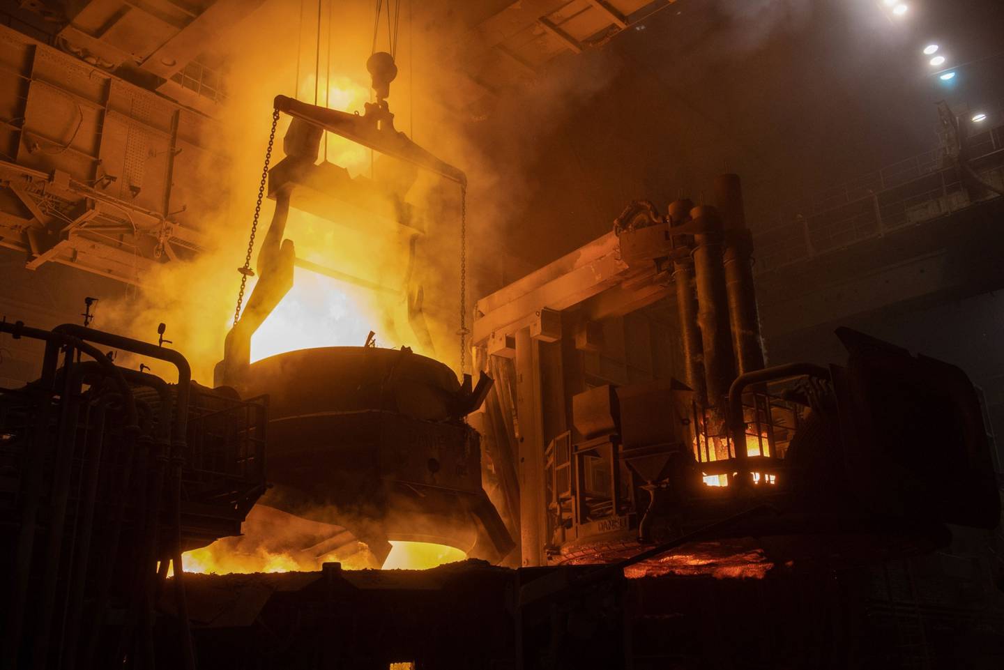 Un horno de arco eléctrico en la acería de Cherepovets, operada por Severstal PJSC, en Cherepovets, Rusia.