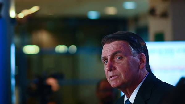 Bolsonaro es hospitalizado tras presentar dolor abdominaldfd
