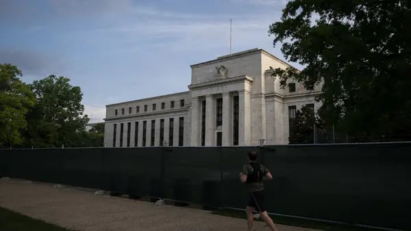 Citi prevé que la Fed subirá sus tasas de interés en 100 puntos básicos en juliodfd