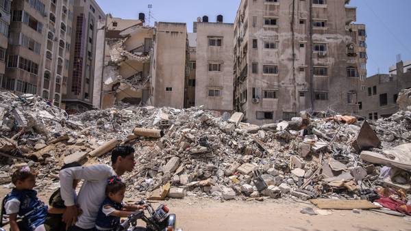 Israel ataca Gaza tras el disparo de cohetes por Hamás contra territorio israelídfd