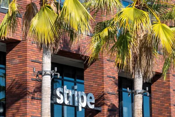 Fintech Stripe, uma das maiores do mundo, que cortou o equivalente a 14% do seu quadro no fim de 2022 (Bloomberg)