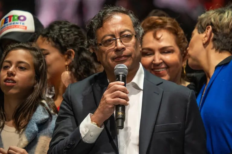 Gustavo Petro se posesionará como el nuevo presidente de Colombia este 7 de agosto. dfd