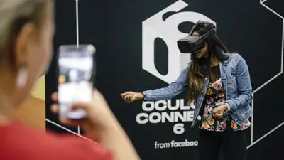 Facebook dijo que comenzaría a probar con anuncios de contenido de Oculus en la aplicación de la unidad de juegos de realidad virtual.