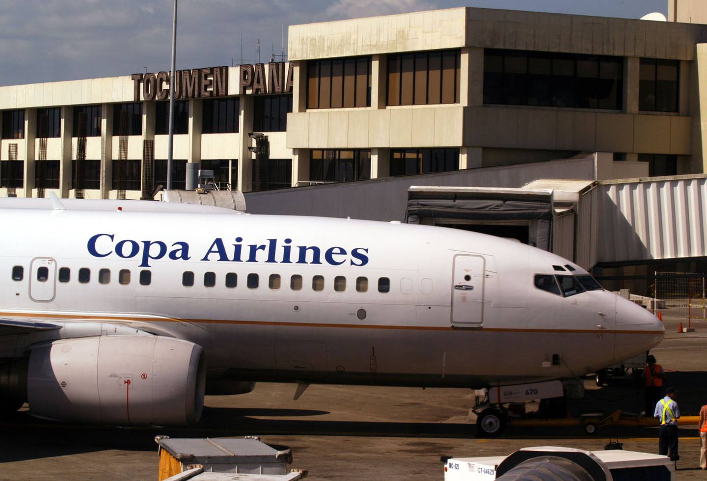 Copa Airlines es subsidiaria de Copa Holdings S.A. y miembro de la red global de aerolíneas Star Alliance.