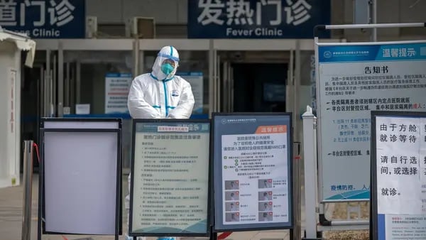 Ciudades y fábricas chinas piden a contagiados de Covid-19 que vuelvan al trabajodfd