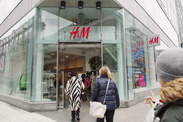 H&M terá lojas físicas e online em chegada ao Brasil e modelo com