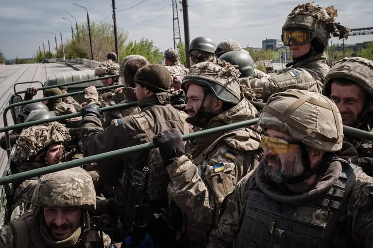 Militares ucranianos perto de Kramatorsk, no leste da Ucrâniadfd