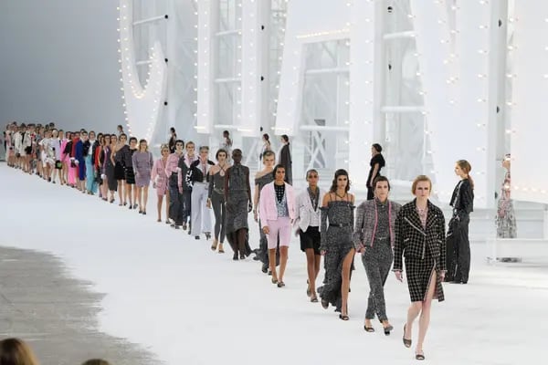 Chanel : Pasarela - Semana de la Moda de París - Ropa de mujer Primavera Verano 2021