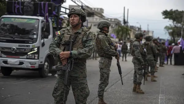 Equador em estado de exceção e invasão armada de TV: entenda a crise no paísdfd