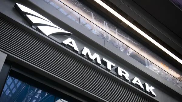 Amtrak reduz serviço pois funcionários recusam vacinadfd