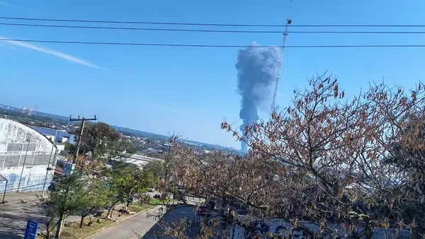 Pemex extingue incendio de ducto en Veracruzdfd