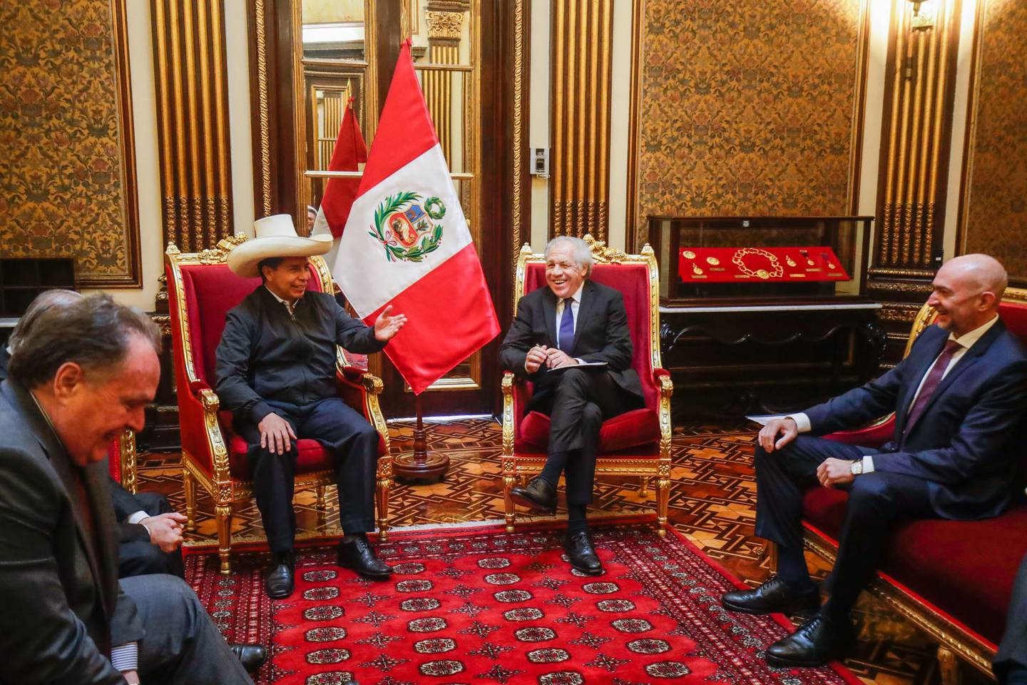 Almagro de la OEA: Presidente de Perú tiene determinación para “combatir la corrupción”.dfd