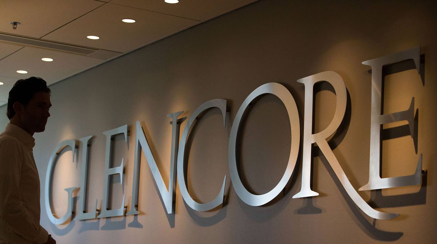 Glencore ha estado simplificando su negocio mediante la venta de activos más pequeños o menos rentables en los últimos años. El proceso de vneta de su participación en Minera Volcan se anunció en su presentación de ganancias al cuarto trimestre de 2022.