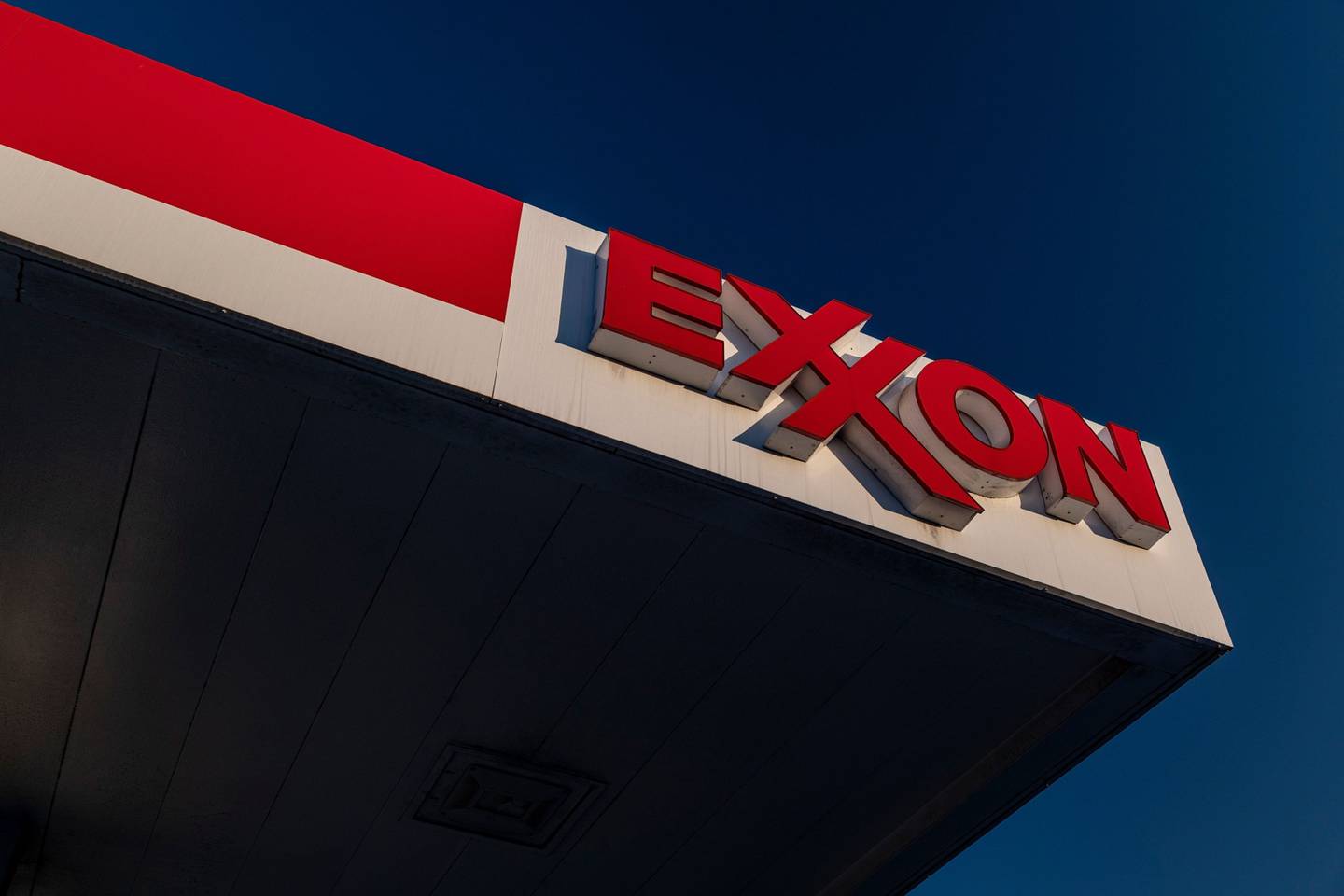 Señalización en una gasolinera de Exxon Mobil en El Cerrito, California, Estados Unidos, el martes 27 de julio de 2021.  Fotógrafo: David Paul Morris/Bloomberg