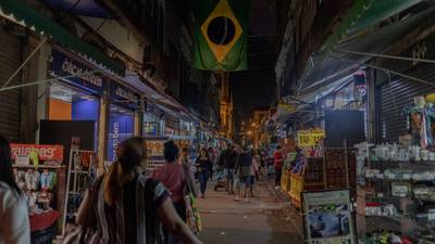 Aumenta el desempleo en Brasil, agravando los problemas económicos de Luladfd