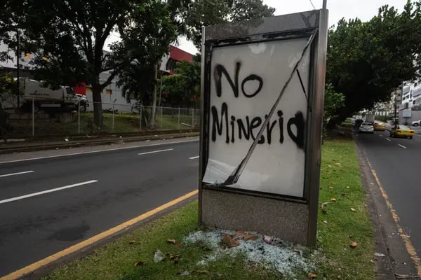 Las protestas contra una gigantesca mina de cobre paralizan amplias zonas de Panamá