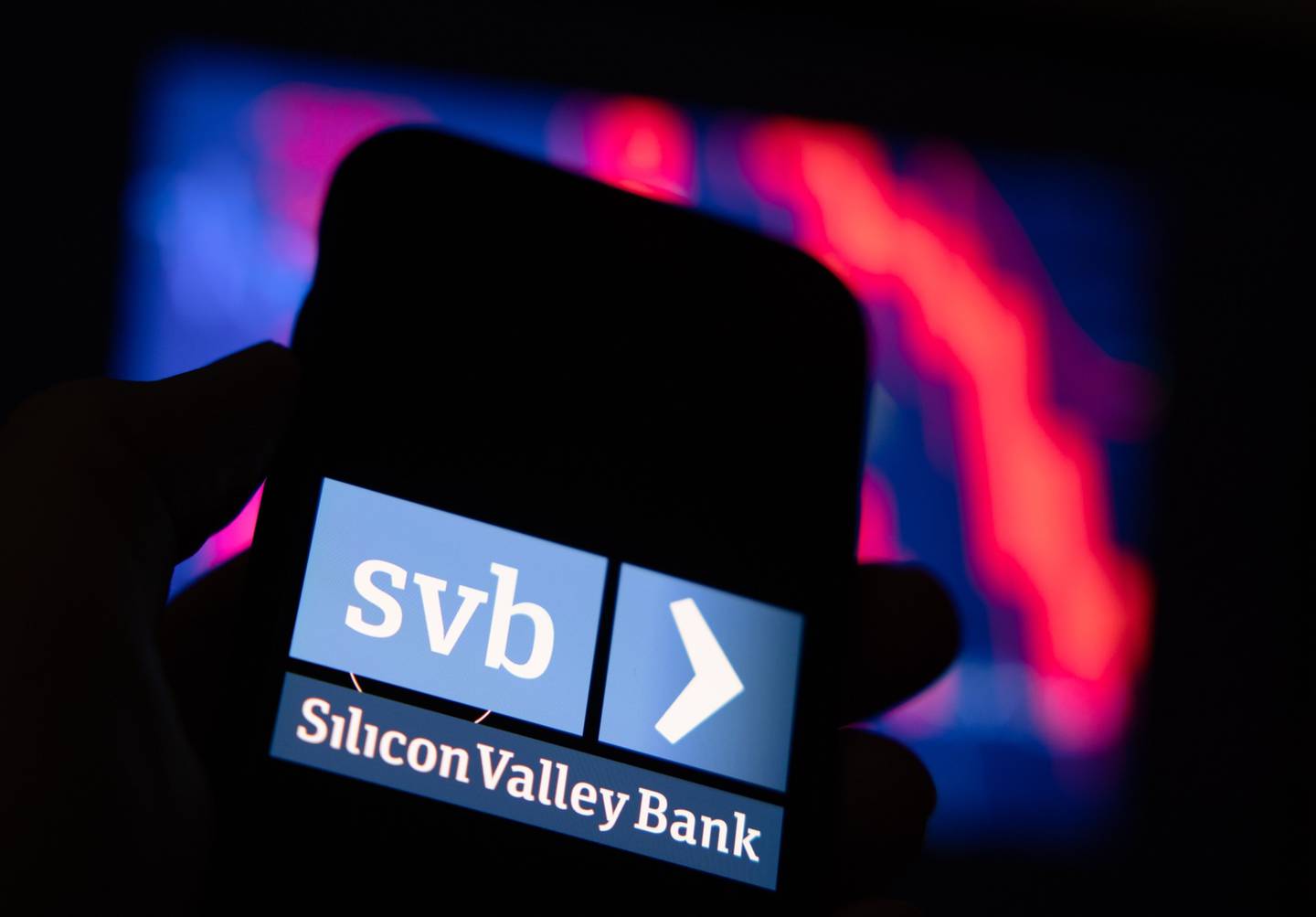 Logo de Silicon Valley Bank en un smartphone, 10 de marzo de 2023. Fotógrafo Andrey Rudakov/Bloomberg