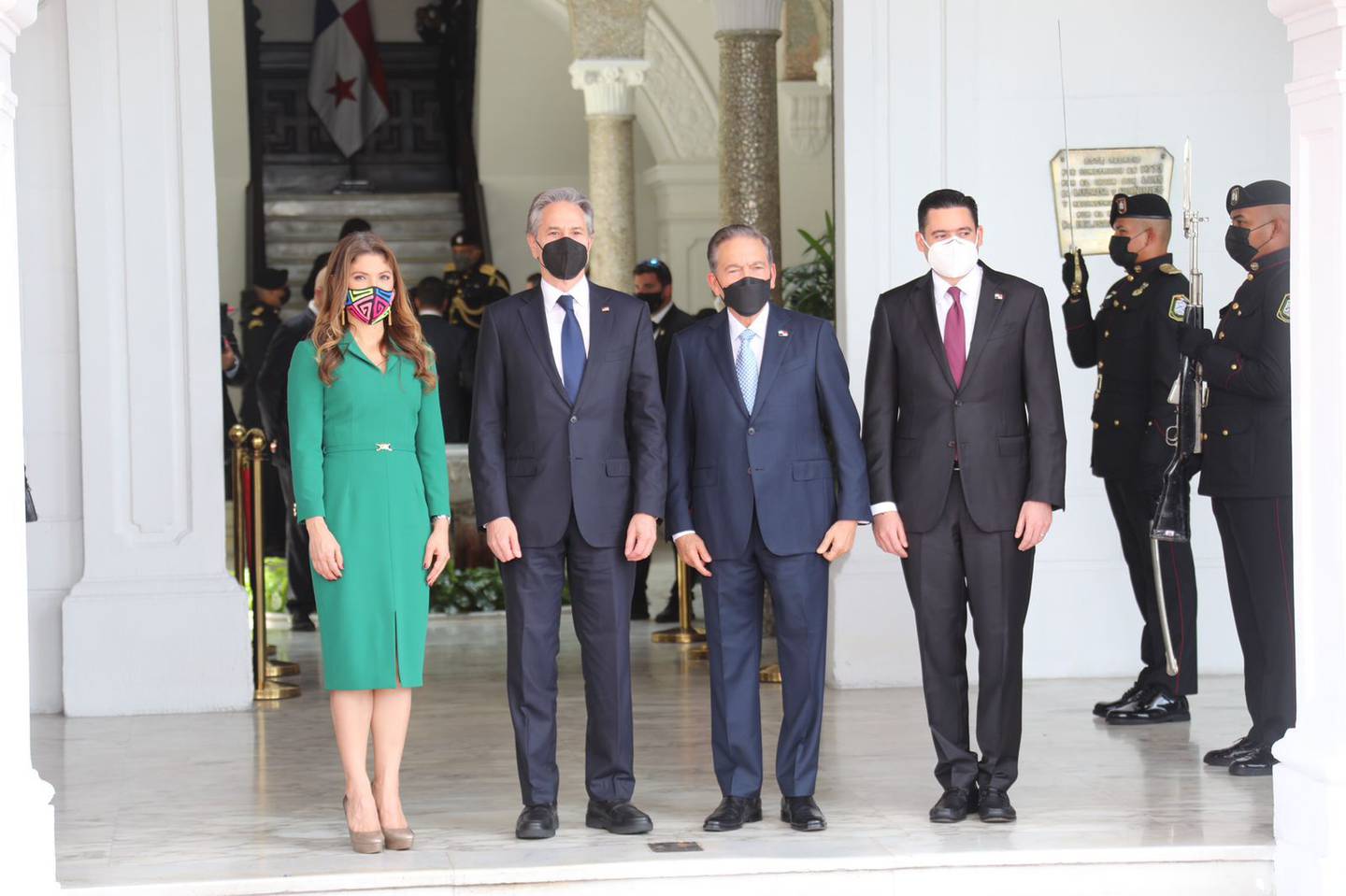 De izquierda a derecha: canciller panameña, Erika Mouynes, secretario de Estado, Antony Blinken, presidente de Panamá, Laurentino Cortizo, y el vicepresidente José Gabriel Carrizo.