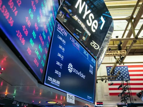 Wall Street, golpeado por un crecimiento económico de EE.UU. que trae “lo peor de dos mundos”dfd