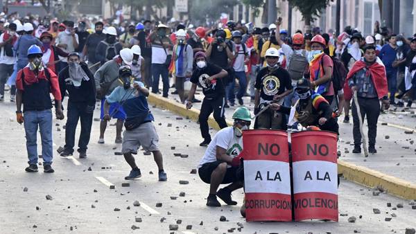 Peru Pauses Rate Hikes As Violent Unrest Continuesdfd