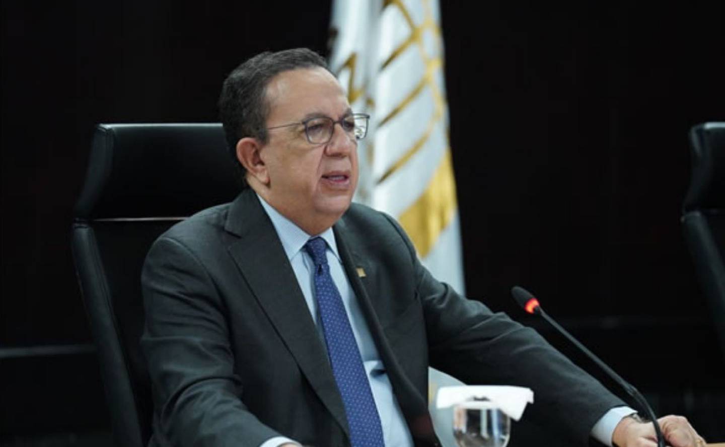 Héctor Valdez Albizu, governor of the Central Bank of the Dominican Republic. dfd