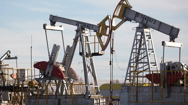 El petróleo inicia la semana con alzas por protestas en Libia y advertencia rusadfd