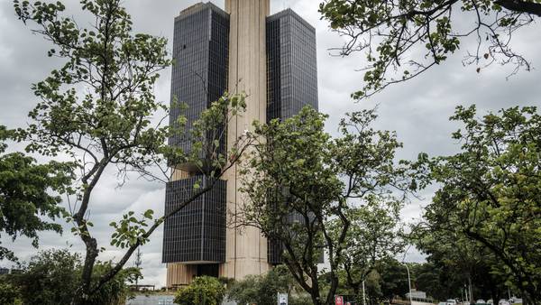 Brasil frena aumento de tasas y mantiene Selic nuevamente en 13,75%dfd