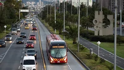 La reactivación del sistema de transporte de Bogotá sigue su curso y en el primer semestre de 2021 reportó más de 287 millones viajes, 10 % más frente al segundo semestre de 2020; no obstante, las cuentas del sistema siguen en rojo.