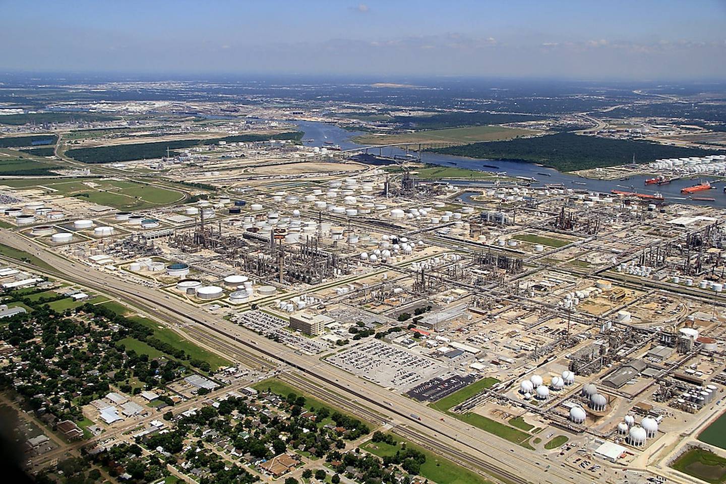 La refinería de Deer Park en Texas, Estados Unidos, una sociedad entre Petróleos Mexicanos y Royal Dutch Shell.