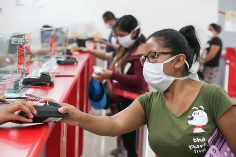 Perú otorgó una serie de bonos a la población vulnerable desde que inició la pandemia.dfd