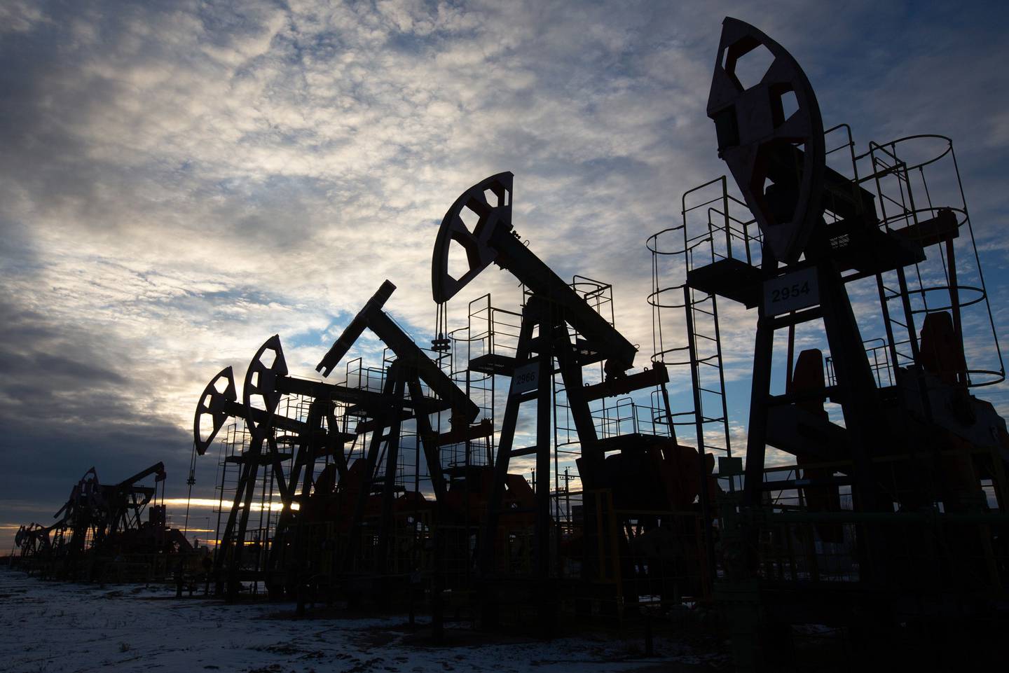 Rússia disse nesta segunda que espera que sua produção de petróleo aumente em maio e que vê novos compradores para seu petróleo, inclusive na Ásia