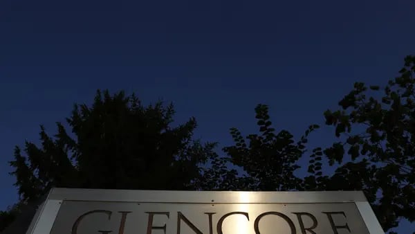 Glencore es condenada a pagar US$700 millones en EE.UU. por un caso de sobornodfd