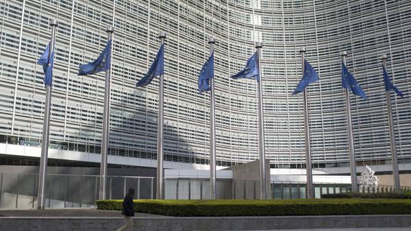 Alemania, Francia e Italia ofrecen su apoyo a la candidatura de Ucrania a la UEdfd