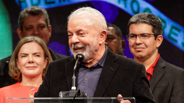 Elecciones en Brasil: Lula cambia el foco de su campaña tras perder en Sao Paulodfd