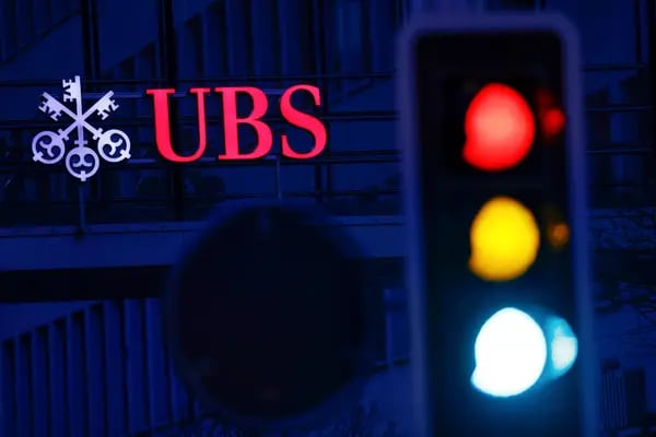 UBS venderá miles de millones más de bonos AT1 en los próximos años
