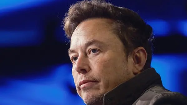 Tesla cae y Elon Musk deja de ser la persona más rica del mundodfd