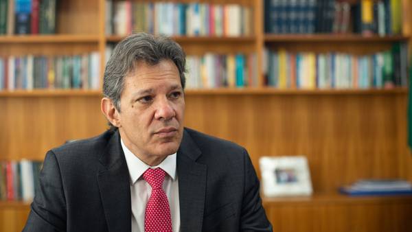 Ministro de Hacienda de Brasil sopesa medidas para impulsar el créditodfd