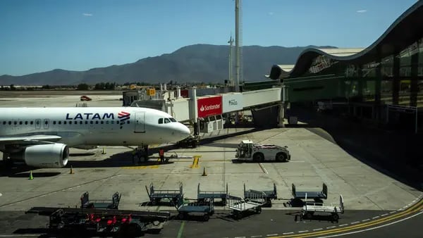 La aerolínea Latam buscará aprobación de plan de quiebra en mayodfd