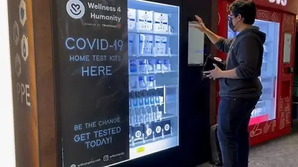 Swyft ha adaptado su negocio para atender las necesidades generadas por la pandemia, como máquinas expendedoras de pruebas de COVID-19 en aeropuertos. Cortesía Swyft
