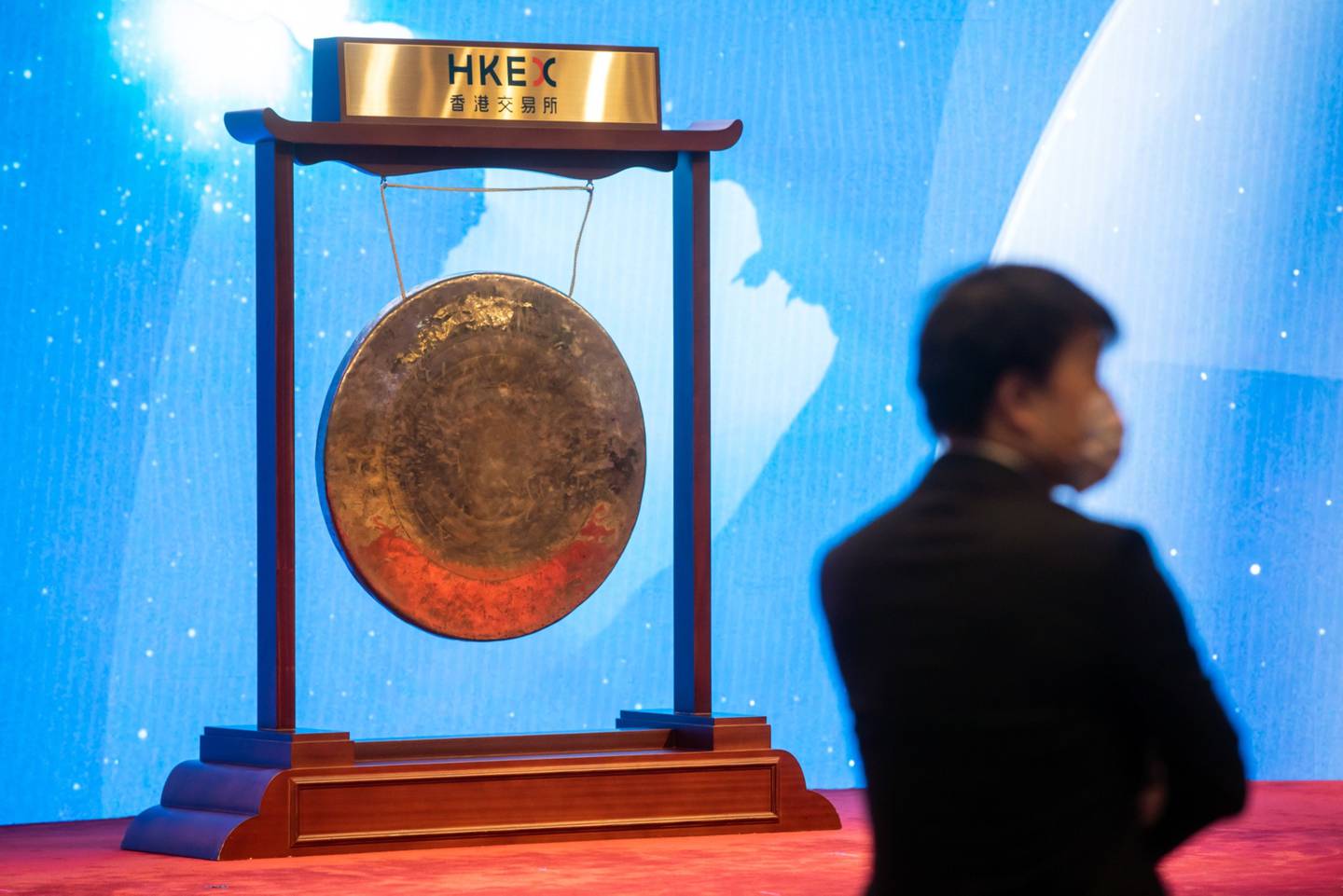 Un gong en la Bolsa de Hong Kong en Hong Kong, China, el viernes 16 de diciembre de 2022.  Fotógrafo: Paul Yeung/Bloomberg