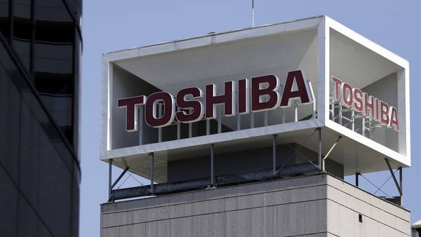 Toshiba se dividirá en tres partes tras presión de activistasdfd