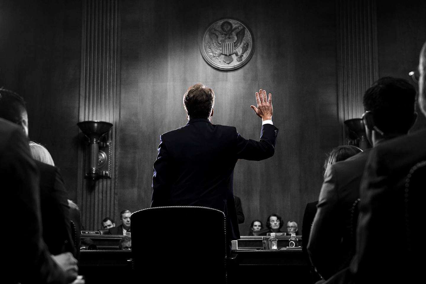 Brett Kavanaugh, juez asociado del Tribunal Supremo de Estados Unidos nominado por el presidente Donald Trump, jura su cargo durante una audiencia del Comité Judicial del Senado en Washington, Estados Unidos, el jueves 27 de septiembre de 2018.