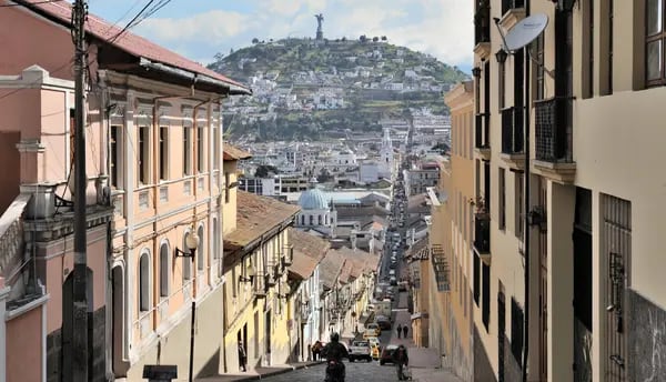La calle García Moreno, también conocida como De las Siete Cruces, es una de las principales y más antiguas arterias de tránsito en el centro histórico de la ciudad de Quito, capital de Ecuador.