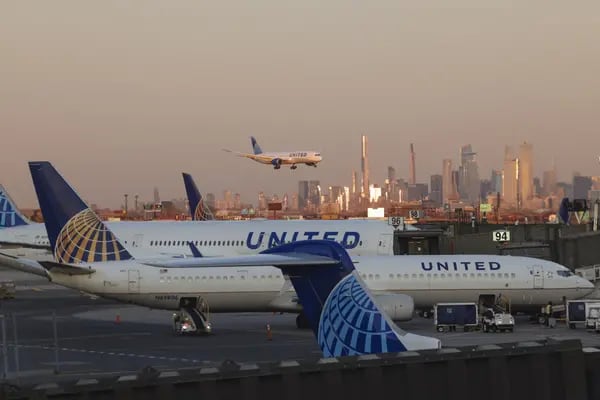 Aviões da United, a maior companhia aérea dos Estados Unidos e que avança no uso do SAF