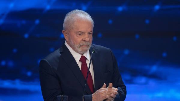 Lula lanza nueva ofensiva para recortar ventaja de Bolsonaro en el sur de Brasildfd